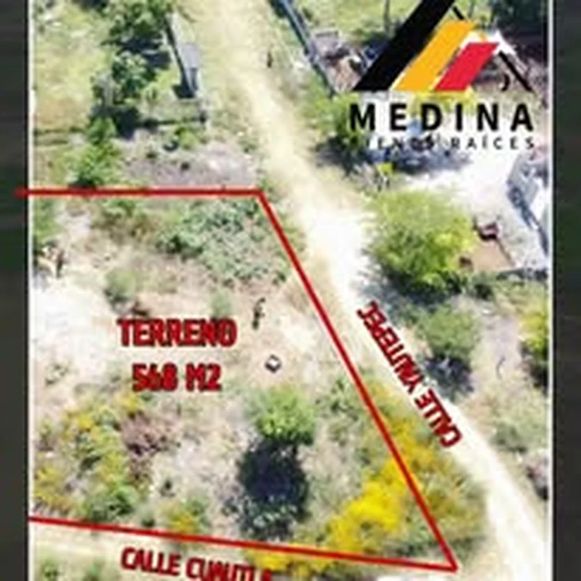 Vista aérea de terreno de 548 m²